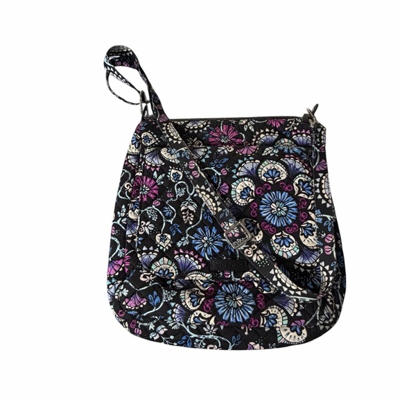 vera brade Handbags - Vera Bradley Carson Mailbag Crossbody Handbag Purse In Ramble Retired